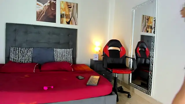 Snapshot of MarilynDavies chatting on February 8, 11:24 pm MarilynDavies online show from February 8, 11:24 pm