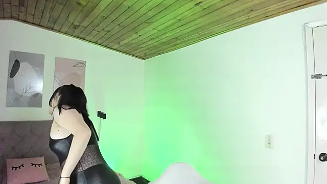 GENNESIS LOVE online show from March 17, 6:40 am