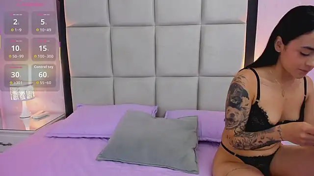 HannaClarrk  online show from November 27, 1:02 pm