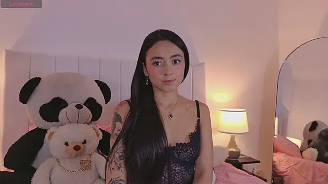 HannaClarrk  online show from April 16, 7:03 pm