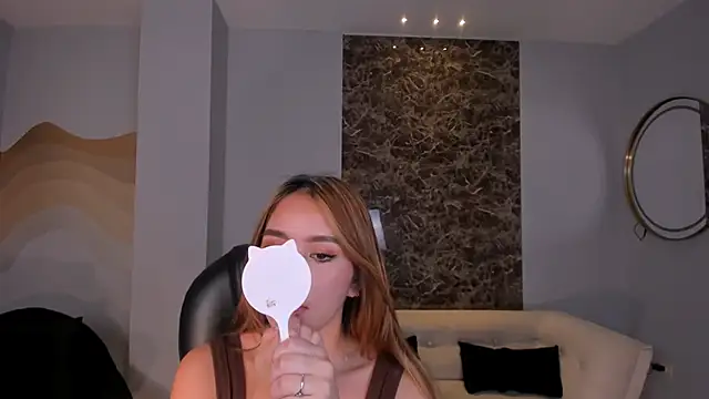 CarolineGraceX online show from January 6, 10:57 am