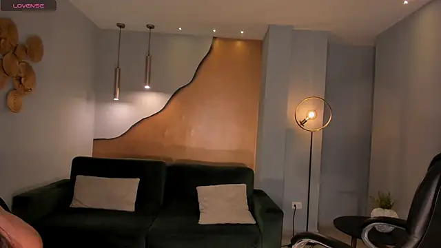 Snapshot of DonnaStonne chatting on December 22, 11:31 pm DonnaStonne online show from December 22, 11:31 pm