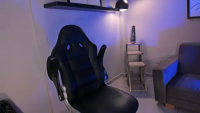 Snapshot of DonnaStonne chatting on January 21, 7:17 pm DonnaStonne online show from January 21, 7:17 pm