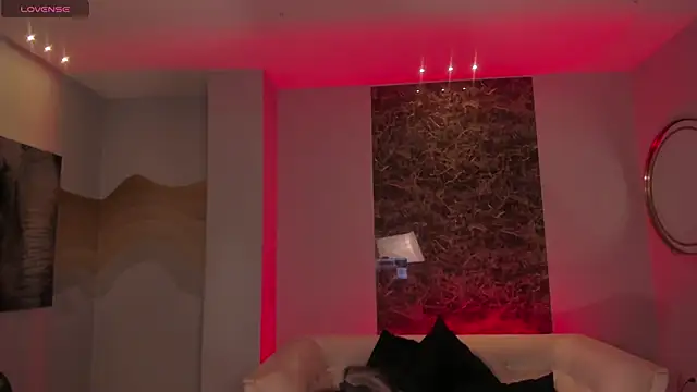 Snapshot of DonnaStonne chatting on March 9, 1:56 am DonnaStonne online show from March 9, 1:56 am