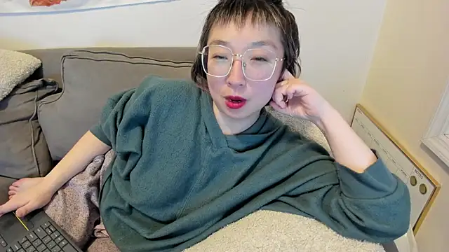 Snapshot of luxgray chatting on March 10, 3:45 am luxgray online show from March 10, 3:45 am