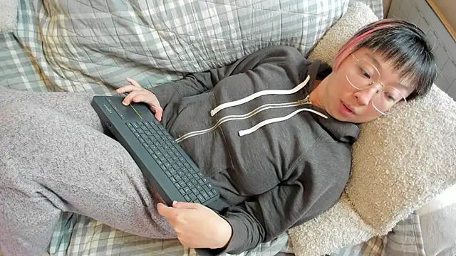 Snapshot of luxgray chatting on October 14, 6:31 pm luxgray online show from October 14, 6:31 pm