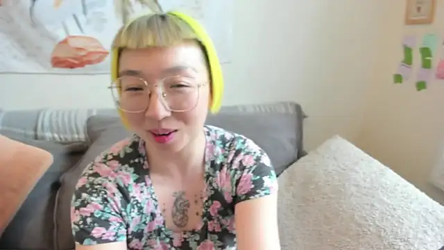 luxgray online show from March 31, 8:42 pm