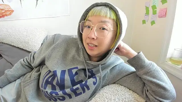 luxgray online show from April 11, 6:45 pm