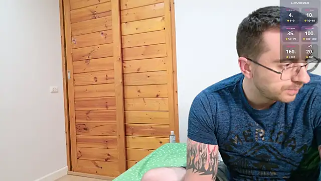 Snapshot of JayXCee_Official chatting on December 8, 2:09 pm JayXCee Official online show from December 8, 2:09 pm