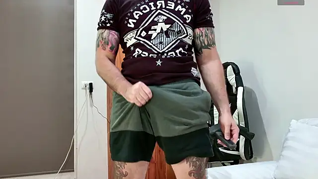 Snapshot of JayXCee_Official chatting on February 8, 3:19 am JayXCee Official online show from February 8, 3:19 am