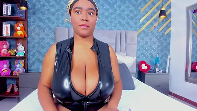 NiiaMoore online show from March 26, 6:46 pm