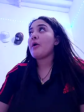 Snapshot of Liancy chatting on December 17, 8:32 pm Liancy online show from December 17, 8:32 pm