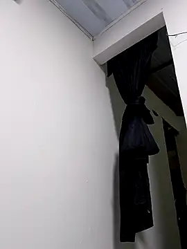 Liancy online show from April 17, 1:30 am