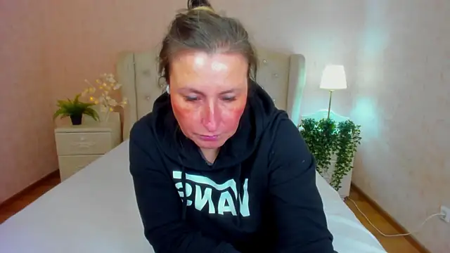 HotLiss online show from March 7, 5:40 am