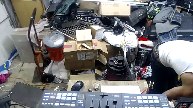 Snapshot of tongueispowerr6d9 chatting on December 9, 5:18 am tongueispowerr6d9 online show from December 9, 5:18 am