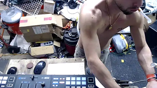 Snapshot of tongueispowerr6d9 chatting on December 9, 12:08 pm tongueispowerr6d9 online show from December 9, 12:08 pm