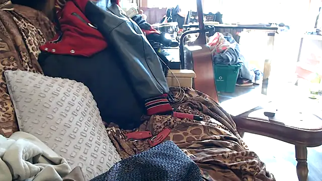 Snapshot of tongueispowerr6d9 chatting on December 31, 3:53 pm tongueispowerr6d9 online show from December 31, 3:53 pm