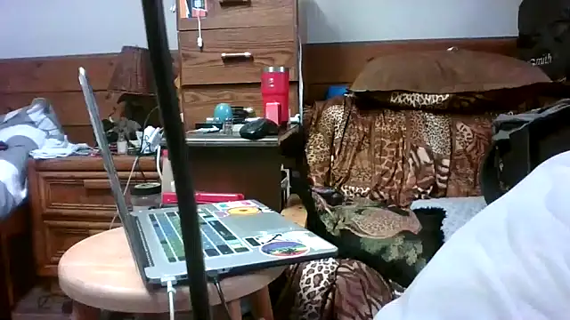 Snapshot of tongueispowerr6d9 chatting on January 6, 2:58 am tongueispowerr6d9 online show from January 6, 2:58 am