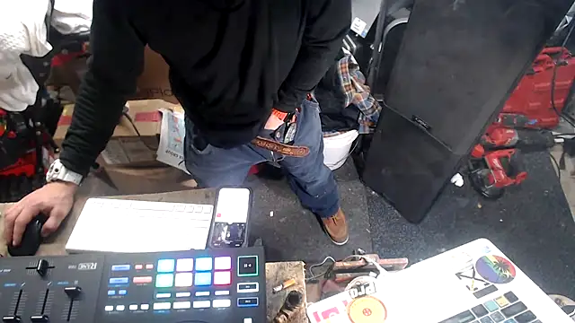 Snapshot of tongueispowerr6d9 chatting on January 7, 11:58 am tongueispowerr6d9 online show from January 7, 11:58 am