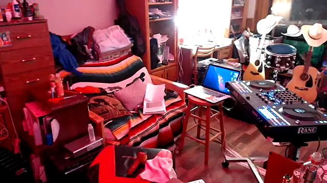 Snapshot of tongueispowerr6d9 chatting on February 11, 5:47 am tongueispowerr6d9 online show from February 11, 5:47 am