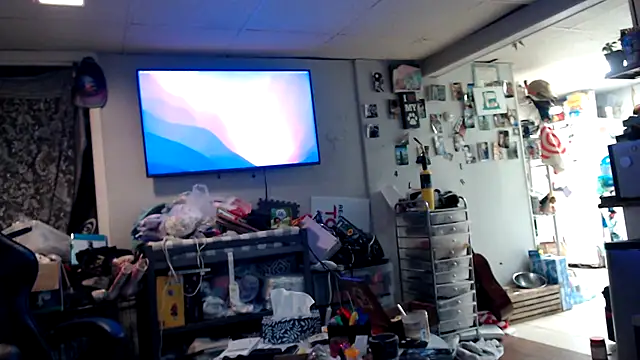 Snapshot of tongueispowerr6d9 chatting on December 4, 6:01 am tongueispowerr6d9 online show from December 4, 6:01 am