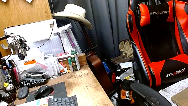 tongueispowerr6d9 online show from June 7, 3:43 am