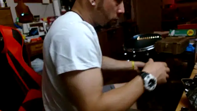 tongueispowerr6d9 online show from June 10, 6:56 am
