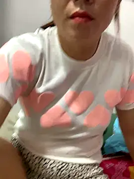 Snapshot of Baby-bigtits chatting on October 25, 2:52 am Baby-bigtits online show from October 25, 2:52 am