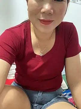 Snapshot of Baby-bigtits chatting on November 3, 12:24 am Baby-bigtits online show from November 3, 12:24 am