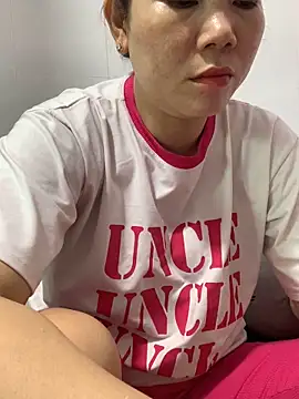 Snapshot of Baby-bigtits chatting on November 4, 2:54 am Baby-bigtits online show from November 4, 2:54 am