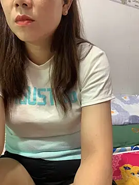 Snapshot of Baby-bigtits chatting on November 8, 2:34 am Baby-bigtits online show from November 8, 2:34 am