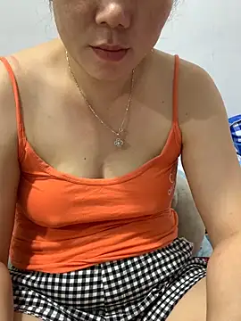 Snapshot of Baby-bigtits chatting on November 15, 12:13 pm Baby-bigtits online show from November 15, 12:13 pm