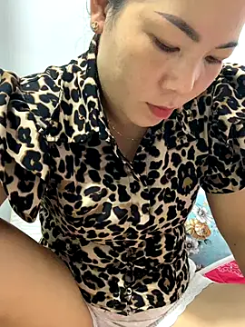 Snapshot of Baby-bigtits chatting on November 17, 4:07 am Baby-bigtits online show from November 17, 4:07 am