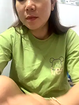 Snapshot of Baby-bigtits chatting on December 4, 10:40 pm Baby-bigtits online show from December 4, 10:40 pm