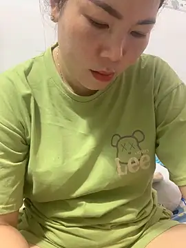 Snapshot of Baby-bigtits chatting on December 5, 10:46 am Baby-bigtits online show from December 5, 10:46 am