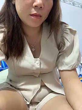 Snapshot of Baby-bigtits chatting on December 14, 1:05 pm Baby-bigtits online show from December 14, 1:05 pm