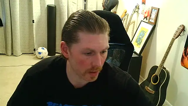 Snapshot of Rock_Pierce chatting on June 19, 7:17 pm Rock Pierce online show from June 19, 7:17 pm