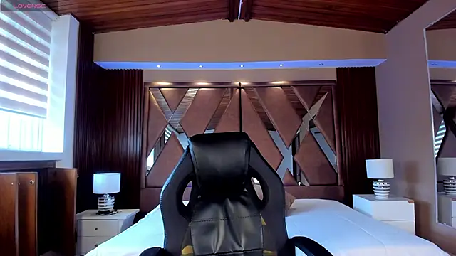 IsabellaaJoness online show from March 17, 1:29 pm