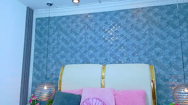 NaiomyLanes online show from March 14, 1:27 pm