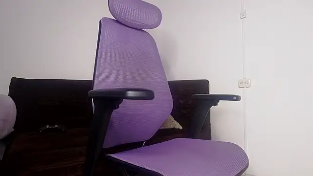 Snapshot of alex_connorr chatting on July 16, 12:38 am alex connorr online show from July 16, 12:38 am