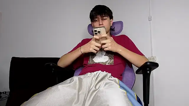 Snapshot of alex_connorr chatting on July 29, 11:25 pm alex connorr online show from July 29, 11:25 pm