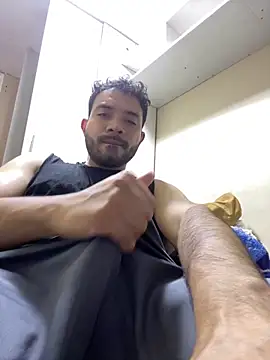 luisfer 98 online show from April 22, 6:05 am