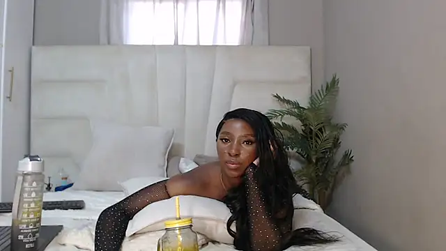 Snapshot of naughtyblackdolie chatting on January 31, 6:24 am naughtyblackdolie online show from January 31, 6:24 am