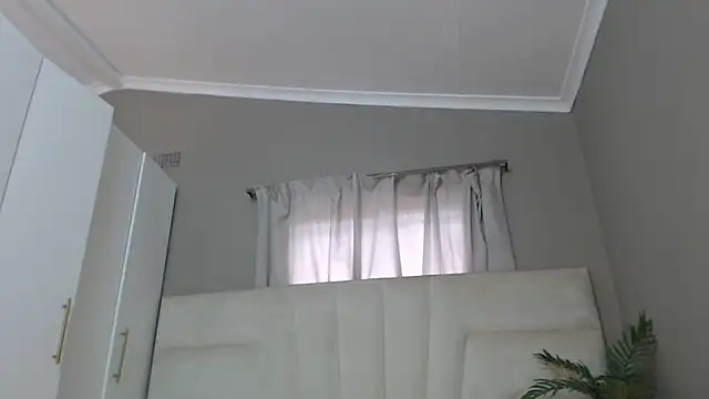 Snapshot of naughtyblackdolie chatting on February 11, 6:40 am naughtyblackdolie online show from February 11, 6:40 am