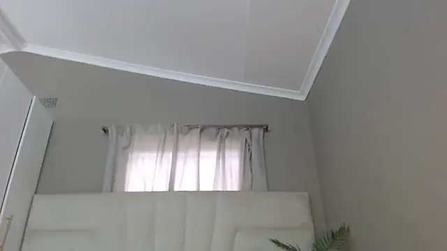 Snapshot of naughtyblackdolie chatting on March 1, 10:24 am naughtyblackdolie online show from March 1, 10:24 am