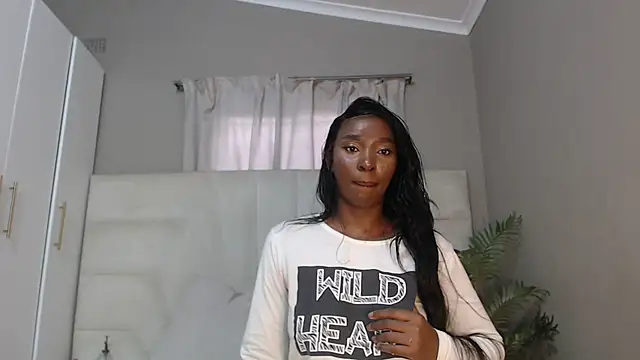 Snapshot of naughtyblackdolie chatting on March 7, 4:57 am naughtyblackdolie online show from March 7, 4:57 am