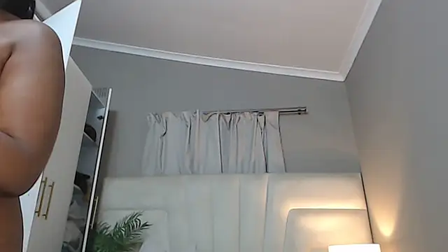 Snapshot of naughtyblackdolie chatting on September 24, 2:59 am naughtyblackdolie online show from September 24, 2:59 am