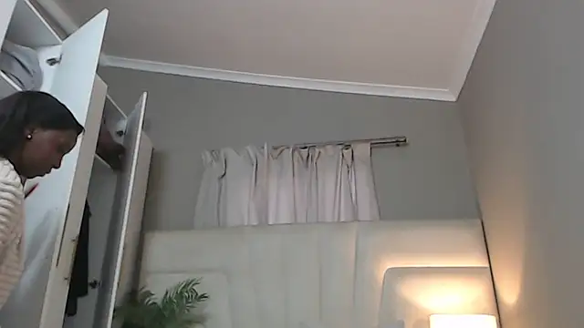 Snapshot of naughtyblackdolie chatting on September 28, 5:24 am naughtyblackdolie online show from September 28, 5:24 am