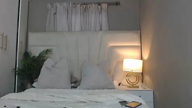 Snapshot of naughtyblackdolie chatting on October 15, 3:50 am naughtyblackdolie online show from October 15, 3:50 am