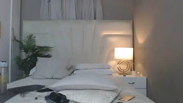 Snapshot of naughtyblackdolie chatting on November 29, 7:50 pm naughtyblackdolie online show from November 29, 7:50 pm